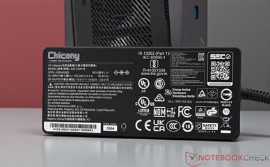 330 瓦供电装置（19.5 V；16.92 A）