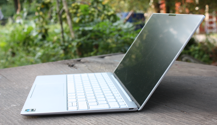 XPS 13 9315低端型号配备明亮的FHD+ InfinityEdge显示屏和节能的Core i5-1230U XPS 13 9315低端型号配备明亮的FHD+ InfinityEdge显示屏和节能的Core i5-1230U