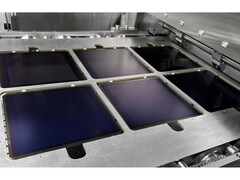 斯威夫特太阳能公司的过氧化物晶体串联太阳能电池可在四年内实现商业化（图片：斯威夫特太阳能公司）
