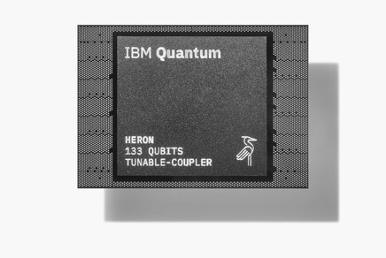 拥有 133 个量子比特的 IBM Heron 量子处理器俯视图（图片：IBM）