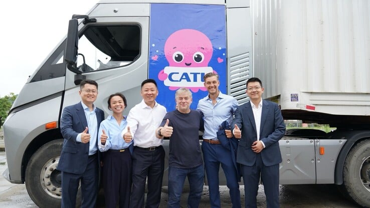 这项卡车电池更换合作计划旨在在欧洲各地广泛建立电池更换站。