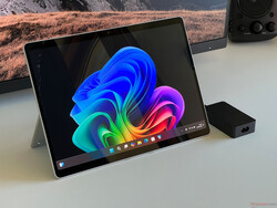 评测微软 Surface Pro Copilot+。评测设备由提供：