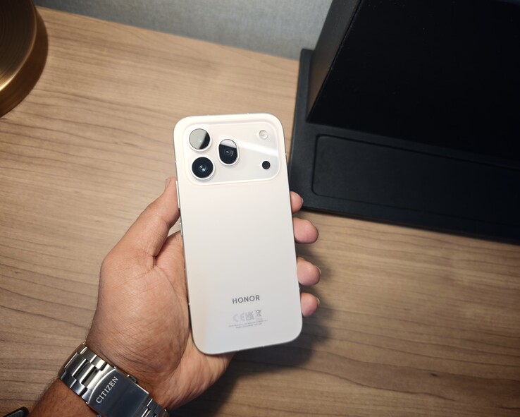 Honor 600 Pro 配备三后置摄像头 