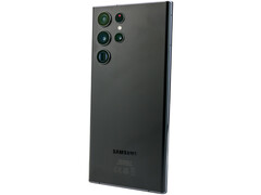 三星Galaxy S22 Ultra保留了Galaxy Note手机的S笔。(来源：Notebookcheck)