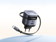 新款 Ugreen Nexode 45W USB-C 充电器（如图）采用可伸缩线缆。(图片来源：Ugreen）