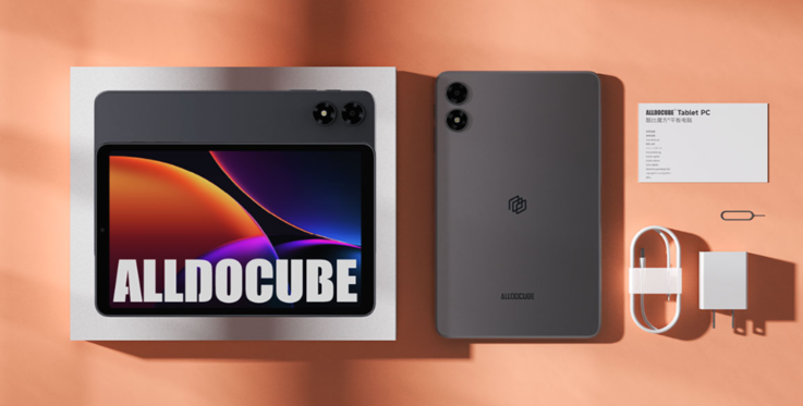 Alldocube iPlay 80 mini Pro 及其包装盒和配件