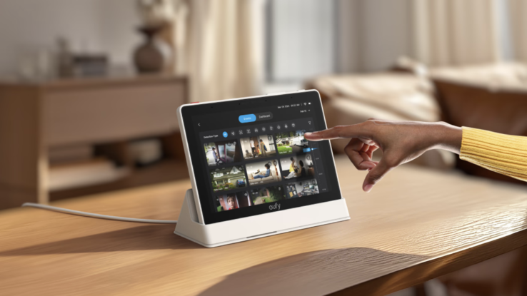 eufy 智能显示器 E10（图片来源：eufy via Coolblue）