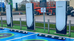 首个 V4 超级充电站停滞不前,没有特斯拉品牌(图片:EVPoint)