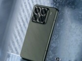 小米 15S Pro 的外观预计将与小米 15 Pro 如出一辙。图：小米 15 Pro（图片来源：李琦）