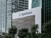 新加坡办公楼上的 ByteDance 徽标(图片来源:Claudio Schwarz - Unsplash)
