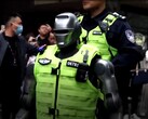 Engine AI 公司生产的 PM01 是第一款用于警务的仿人机器人。(图片来源：CGTN）