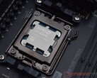 AMD Ryzen X3D 处理器安装在 AM5 主板插座上(图片来源:Notebookcheck)