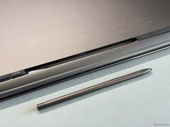 ...在前橡胶脚垫之间...