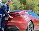 Model 3 的性能超出了自己的预计续航里程（图片：Top Gear/YT）