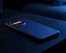 夏普 Aquos R11 的摄像头模组内置了一条 RGB LED 灯带。