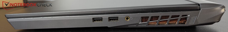 右：2 个 USB-A 3.2（10 Gbps），耳机插孔