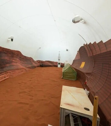 CHAPEA 是一个面积为 1,700 平方英尺的栖息地，其外形酷似火星表面。(资料来源：美国国家航空航天局）