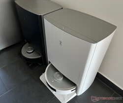 Ecovacs Deebot T20 Omni前，Deebot X1 Omni后