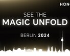 除其他硬件改进外，Magic V3 比上一代产品更薄、更轻。(图片来源：Honor)