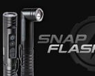 SnapFlash 无线检测相机的旋转头上集成了一个手电筒。