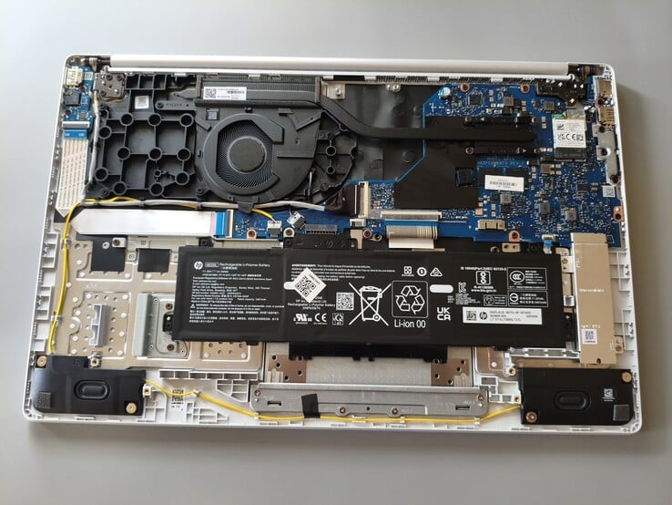 HP OmniBook 3 17