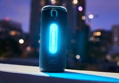 内置灯光的颜色和亮度可通过 JBL Portable 应用程序进行设置（图片来源：JBL）