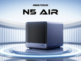 N5 Air 的起售价为 499 美元。图：NAS 的宣传图片，显示正面和其中一个侧面。(图片来源：Minisforum）