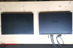 XMG Pro 15 (左) vs XMG Neo 15 (右)