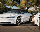 Lucid 通过 OTA 更新为其 Air 电动汽车引入双向电动汽车充电功能。(图片来源：Lucid）