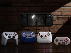 目前只有四款 8BitDo 控制器与 Steam Deck 和 SteamOS 完全兼容。(图片来源：8BitDo）