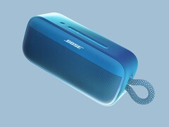 Bose SoundLink Plus 的电池续航时间长达 20 小时，并可充当移动电源。(图片来源：Bose）