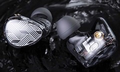 FiiO FA19 在小巧的外壳中装入了十个驱动器。(图片:FiiO)