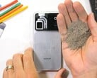 Honor Robot Phone 不应接触过多的灰尘,至少其云台摄像头不应接触。