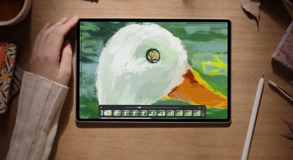 华为 MatePad Pro 12.2 英寸（2025 年）采用串联式 OLED 显示屏。(图片来源：华为）