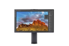 LG UltraFine 32UQ890是一款拥有一些技巧的4K专业显示器。(图片来源：LG)