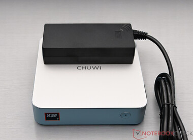 带电源装置（19 V；6.32 A）的 Chuwi AuBox