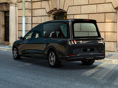 驾驶改装的福特野马Mach-E的最后旅程,最重要的是安静祥和(图片:Coleman Milne)。