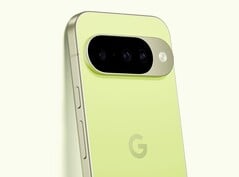 谷歌 Pixel 11 的颜色显然会比图片中的 Pixel 10 稍深一些。