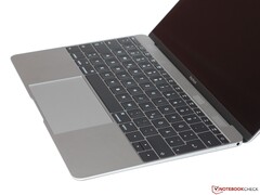 随着Apple Silicon 的出现，许多人都希望 12 英寸 MacBook 能够复兴。
