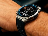 Amazfit Balance Ultra 由钛金属和蓝宝石水晶制成。