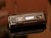 Nitecore 的 EDC37 手电筒（图片来源：Andreas Sebayang/Notebookcheck）