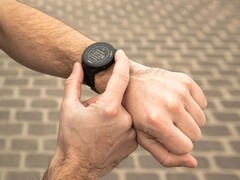 Garmin 的先行者 55 智能手表（如图）正在接受新的稳定更新。(图片来源：Garmin）