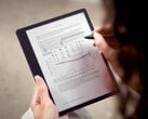 InkSight 触控笔可在 Boox Note Mini C 电子阅读器上用彩色对文本进行标注。