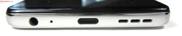 底部： 3.5毫米音频插孔、麦克风、USB-C 2.0、扬声器