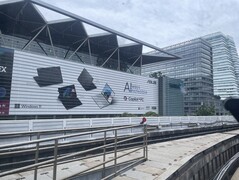 华硕在 Tainex 2 展厅为骁龙和 Ryzen AI 做广告（图片：Andreas Sebayang/Notebookcheck.com）