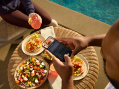 Oura Ring 用户可以将自己的食物照片上传到该品牌的应用程序，帮助他们了解自己的代谢健康状况。(图片来源：Oura）