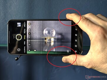 如果将快捷键用作触发器，则往往会按下对面的按钮。