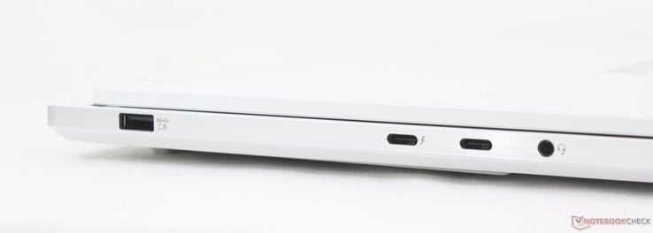 左：USB-A 3.2 Gen.1、USB-C Thunderbolt 4 w/ DisplayPort 2.1 + Power Delivery (100W)、USB-C 3.2 Gen.2 w/ DisplayPort 2.1 + Power Delivery、3.5 毫米耳机