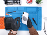 磁性升级后的 16e。(图片来源：PhoneRepairGuru via YouTube）