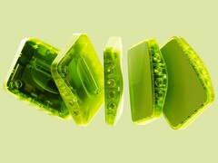 Analogue 3D 原型限量版有五种颜色可供选择，包括极致绿（如图）。